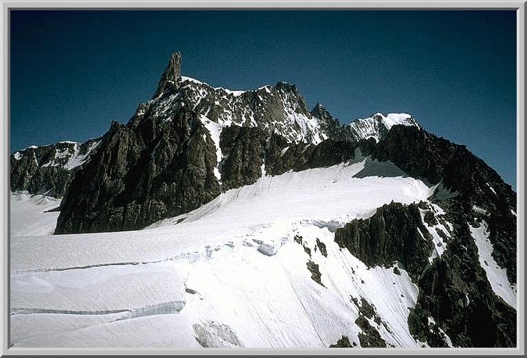 Blick von Turiner Hütte auf Dent du Geant